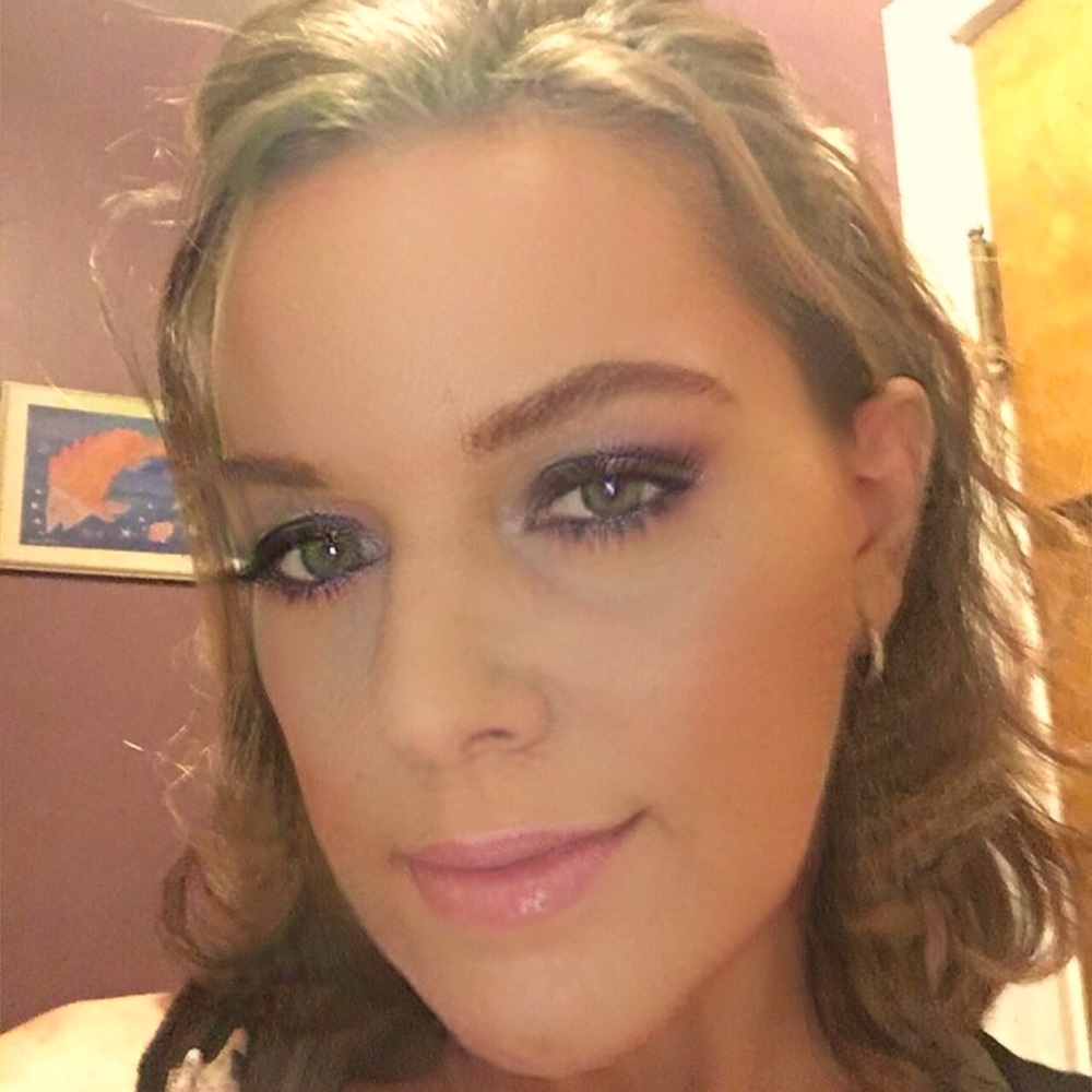 Meet your Posher,  hi I’m Jennifer